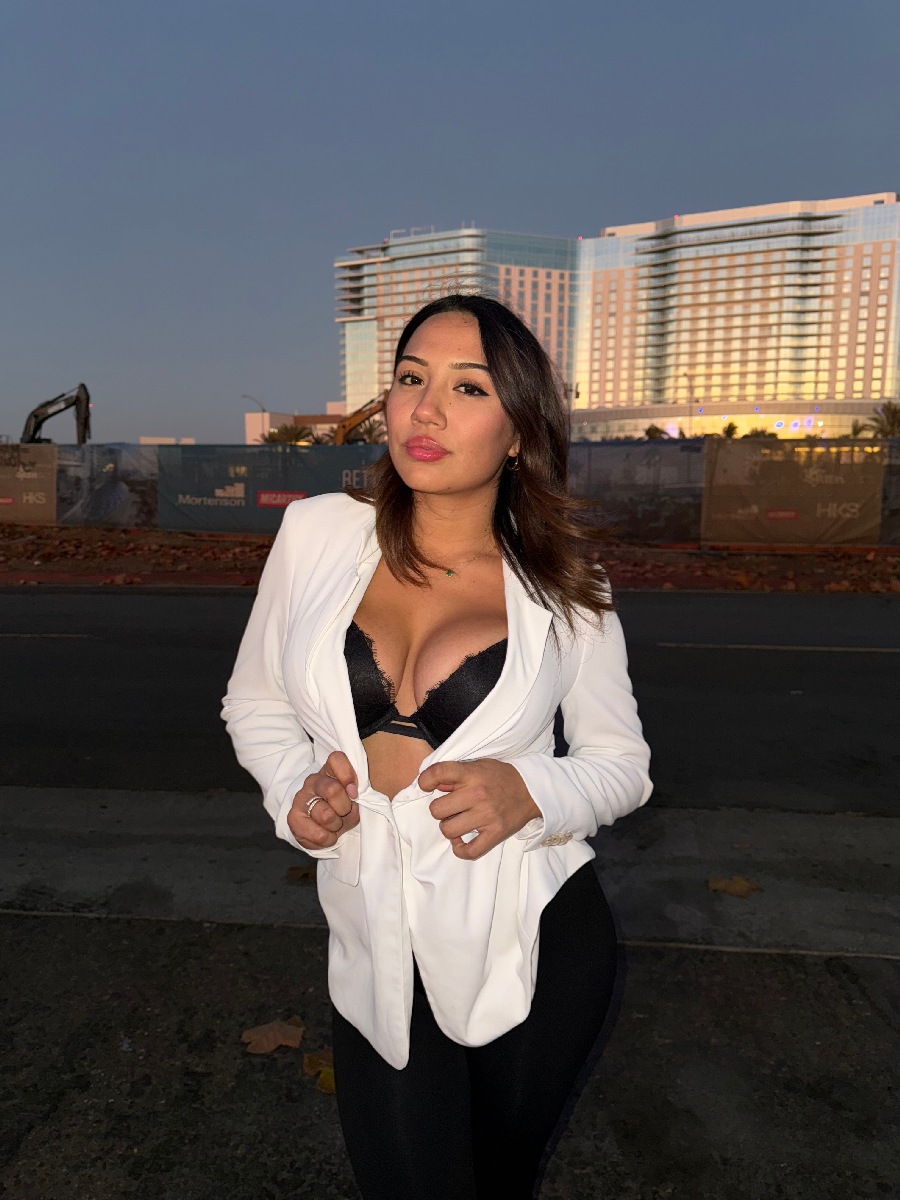 Take a pause and enjoy Ali Cruz — streaming from Ulsan